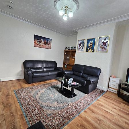 Spacious Two Bedroom House, Parking And Wifi Leeds (West Yorkshire) Exterior foto