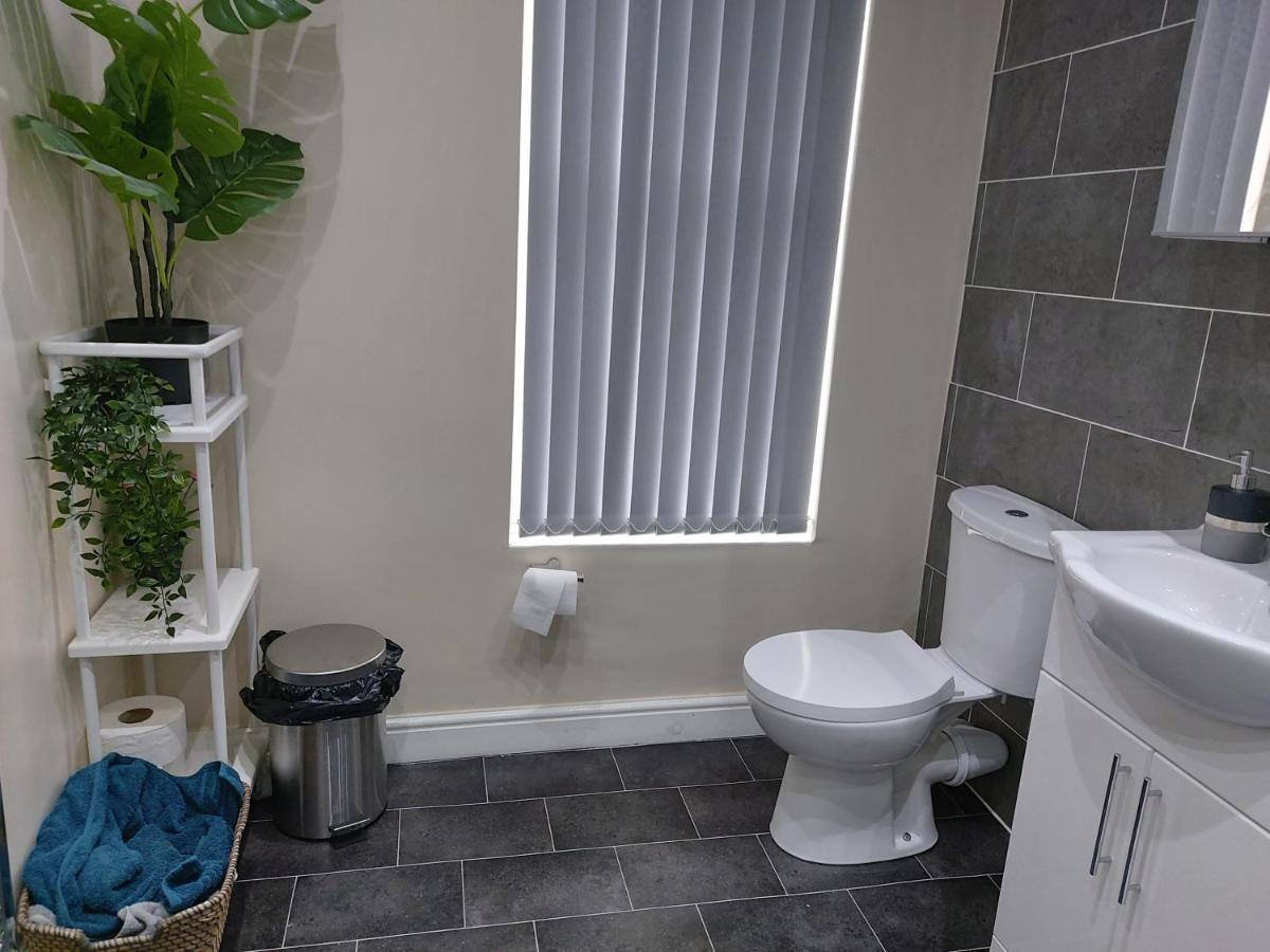 Spacious Two Bedroom House, Parking And Wifi Leeds (West Yorkshire) Exterior foto