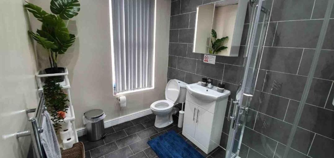 Spacious Two Bedroom House, Parking And Wifi Leeds (West Yorkshire) Exterior foto