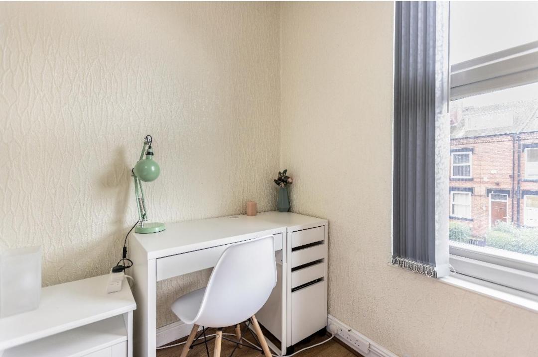 Spacious Two Bedroom House, Parking And Wifi Leeds (West Yorkshire) Exterior foto