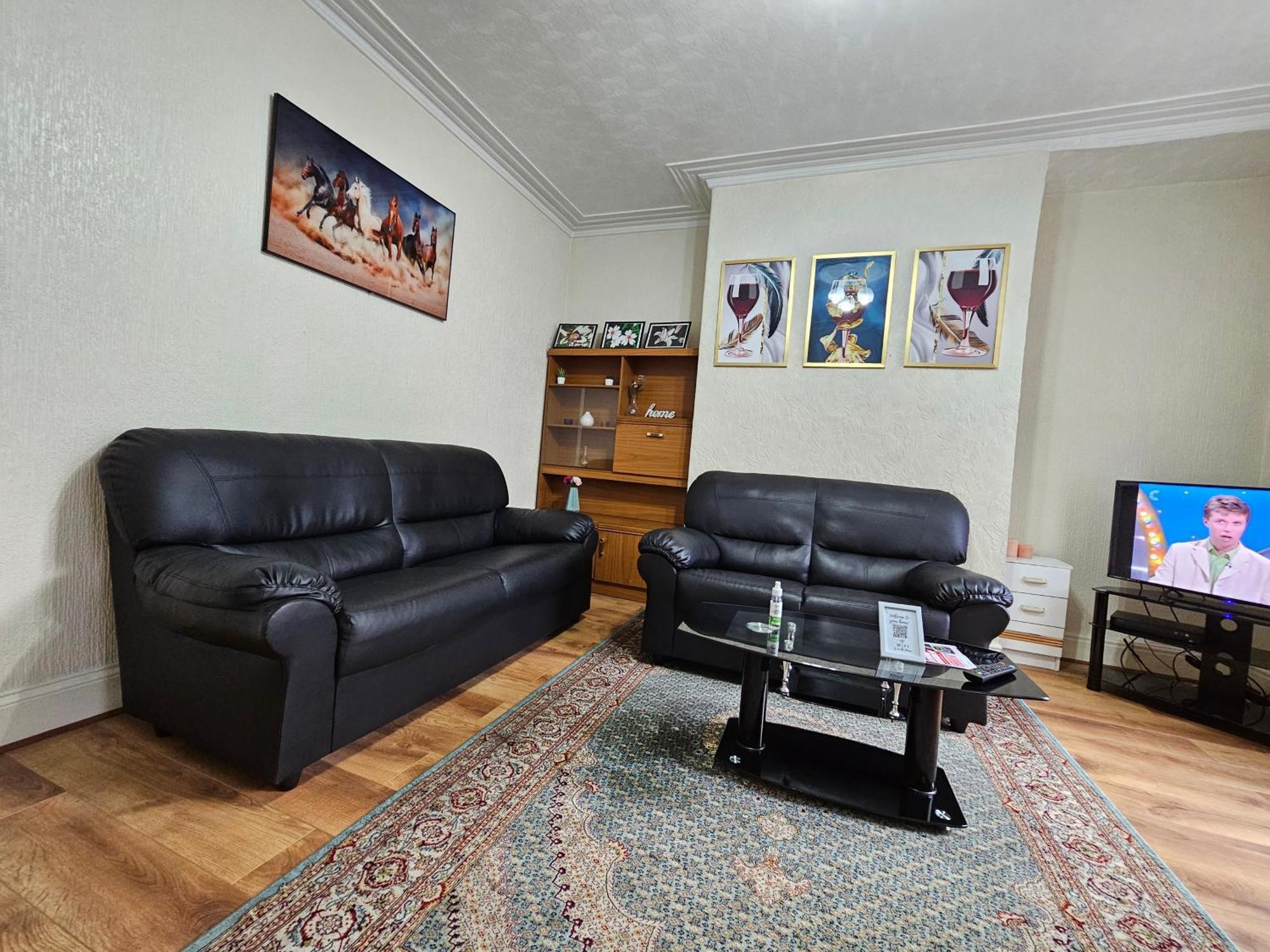 Spacious Two Bedroom House, Parking And Wifi Leeds (West Yorkshire) Exterior foto